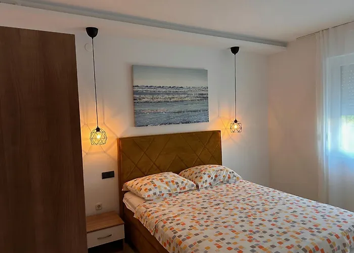 アパート Zuzic ツリクヴェニツァ