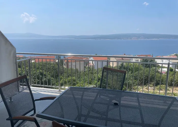 Zuzic アパート ツリクヴェニツァ