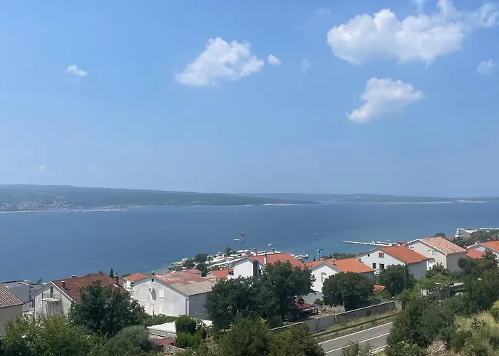 Zuzic アパート ツリクヴェニツァ